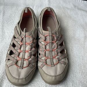 Sketchers women’s relax fit reggae fest hooked closed toe women’s 8